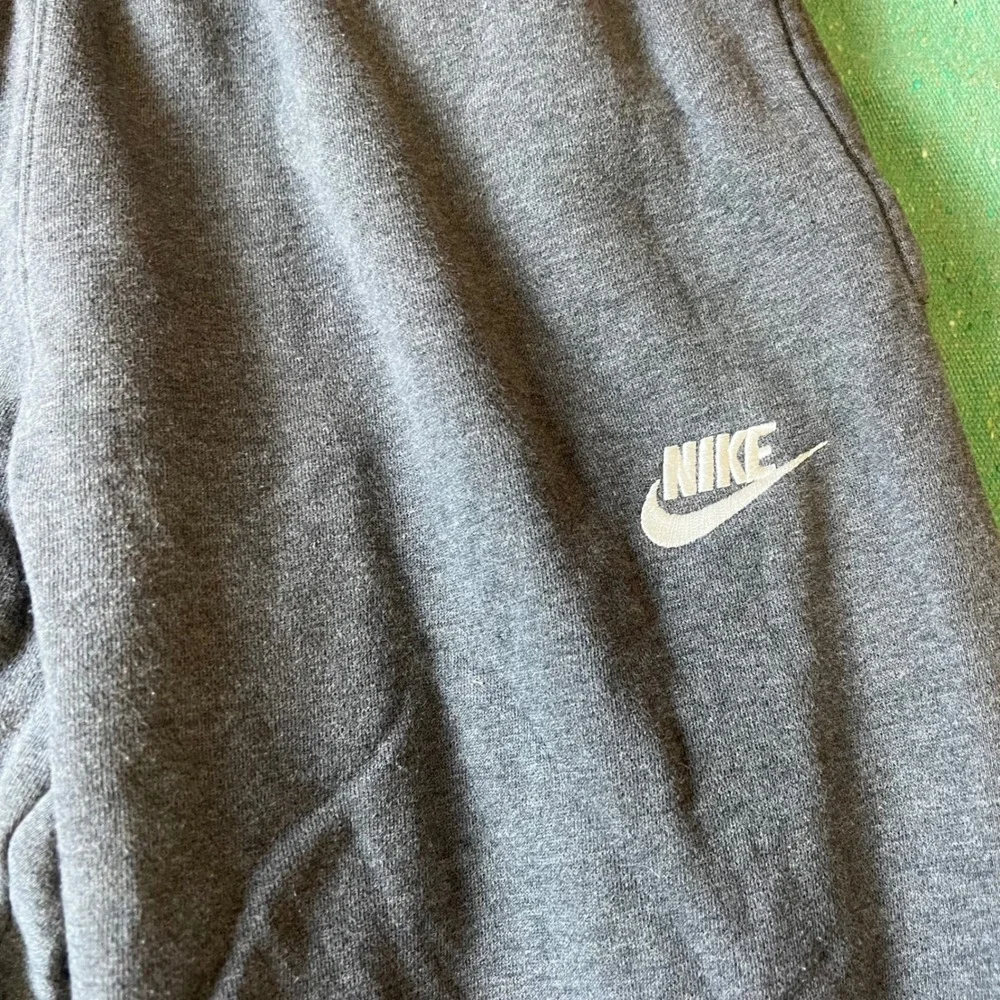 Nike Sweatpants Mens Medium Gray Club Fleece Straight Leg Joggers BV2707-071